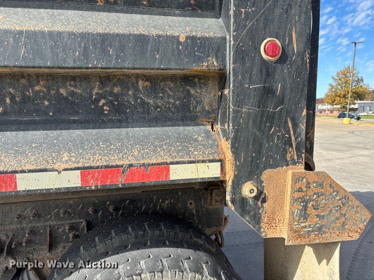 image for item DW7284 2005 International 7400 dump truck