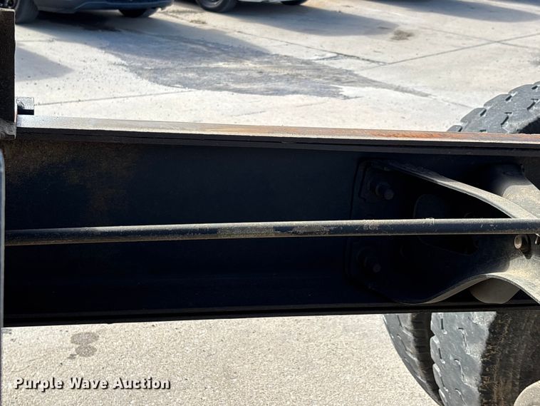 image for item DW7284 2005 International 7400 dump truck