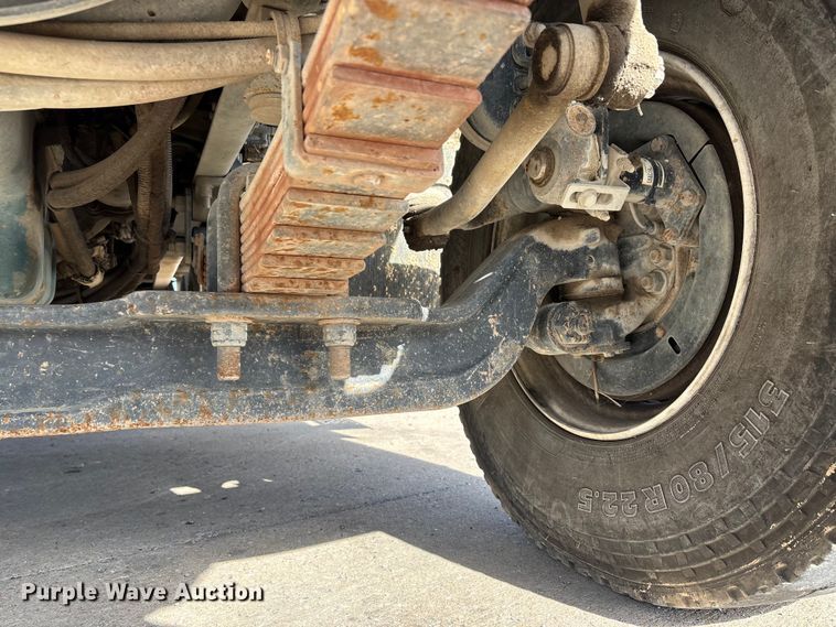 image for item DW7284 2005 International 7400 dump truck