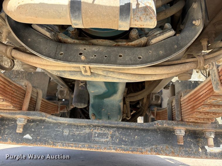 image for item DW7284 2005 International 7400 dump truck