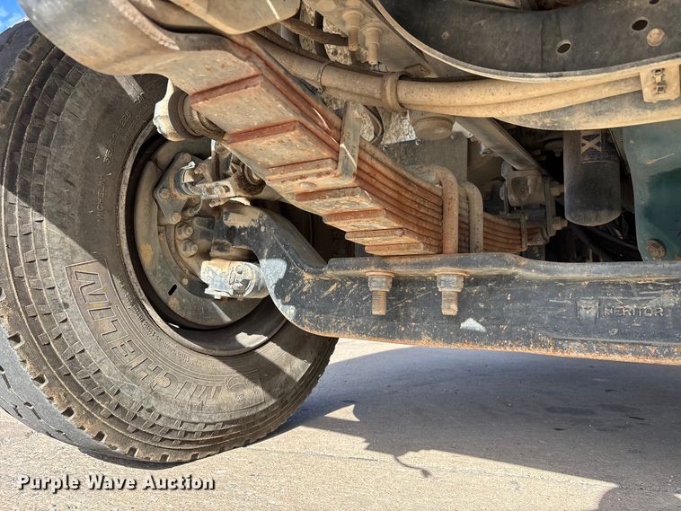 image for item DW7284 2005 International 7400 dump truck