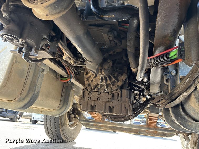 image for item DW7284 2005 International 7400 dump truck