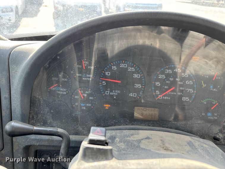 image for item DW7284 2005 International 7400 dump truck