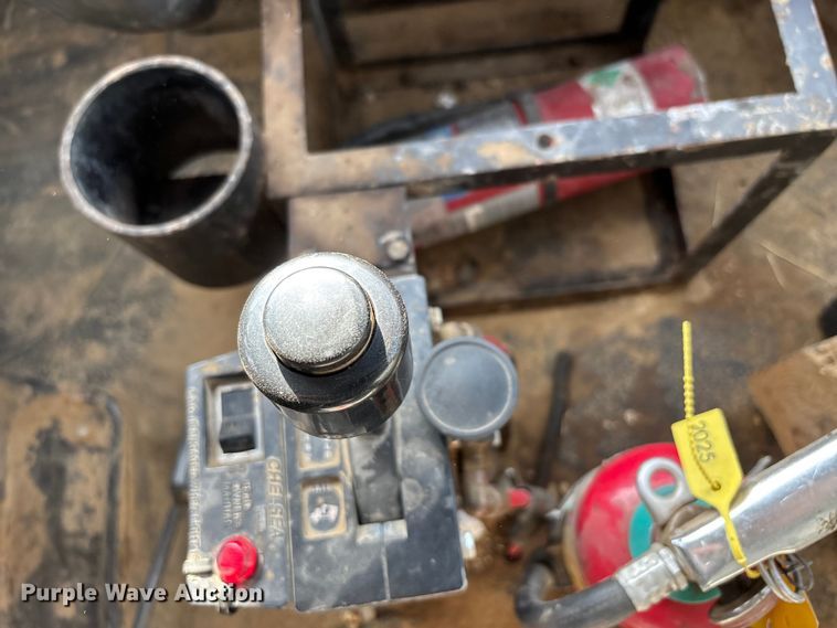 image for item DW7284 2005 International 7400 dump truck