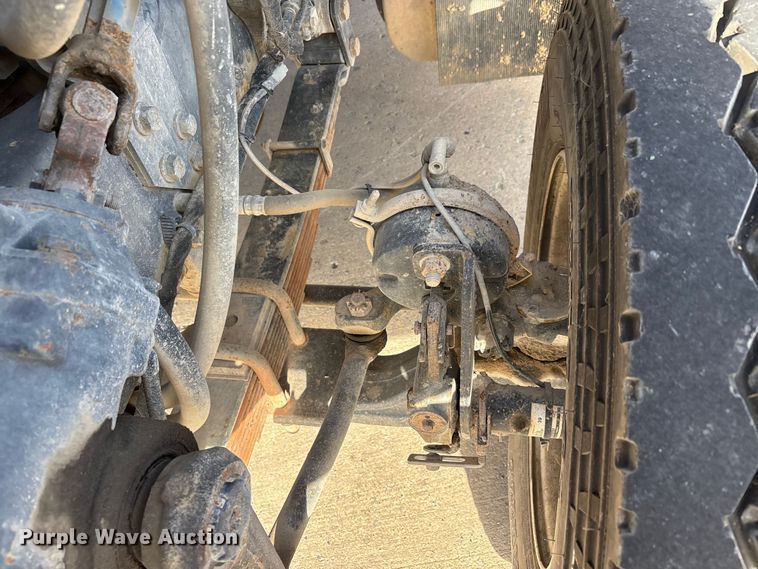 image for item DW7284 2005 International 7400 dump truck