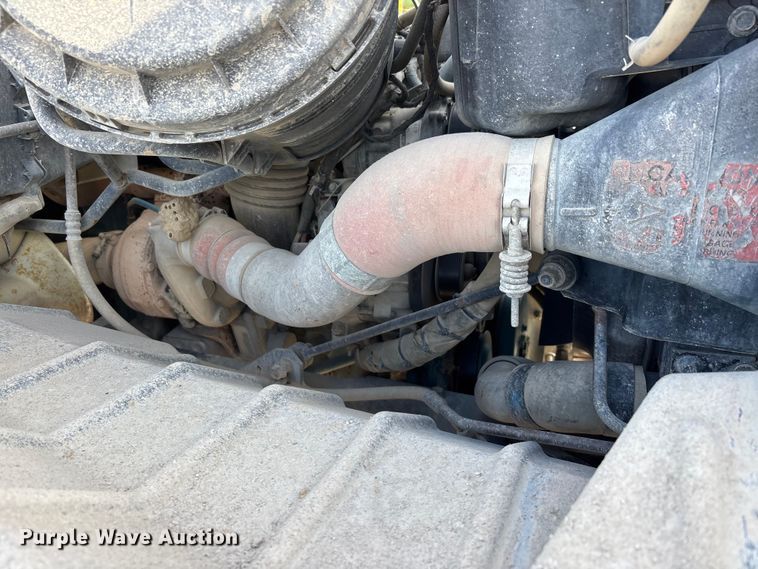 image for item DW7284 2005 International 7400 dump truck