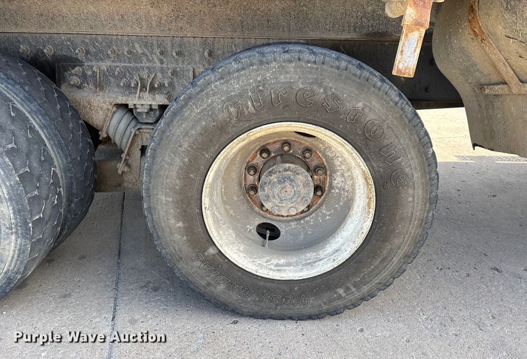 image for item DW7284 2005 International 7400 dump truck