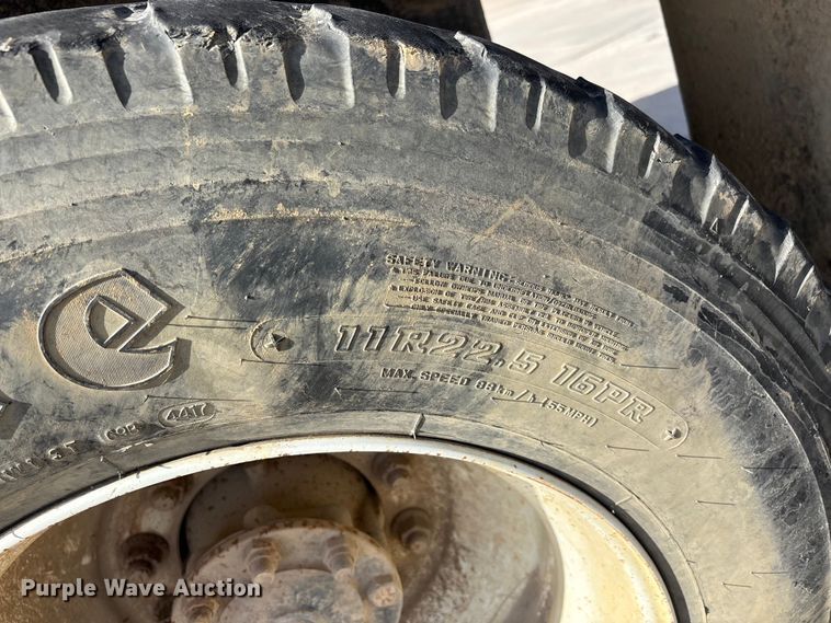 image for item DW7284 2005 International 7400 dump truck