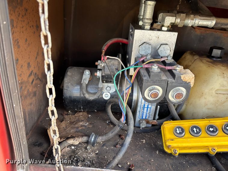 image for item DW7285 2013 Red Rhino tilt deck equipment trailer