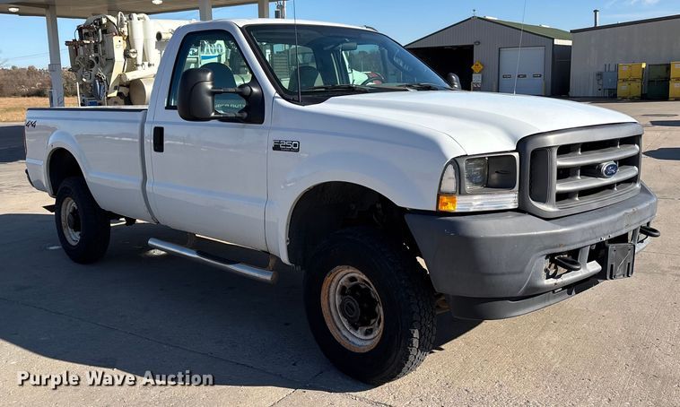 image for item DW7286 2003 Ford F250 Super Duty XL pickup truck