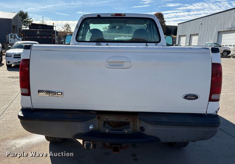 image for item DW7286 2003 Ford F250 Super Duty XL pickup truck