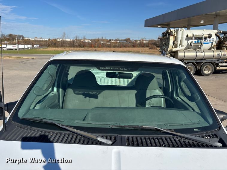 image for item DW7286 2003 Ford F250 Super Duty XL pickup truck