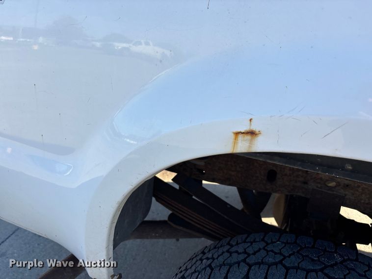 image for item DW7286 2003 Ford F250 Super Duty XL pickup truck