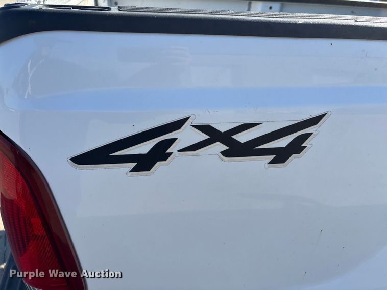 image for item DW7286 2003 Ford F250 Super Duty XL pickup truck