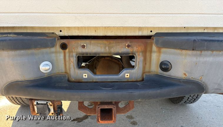 image for item DW7286 2003 Ford F250 Super Duty XL pickup truck