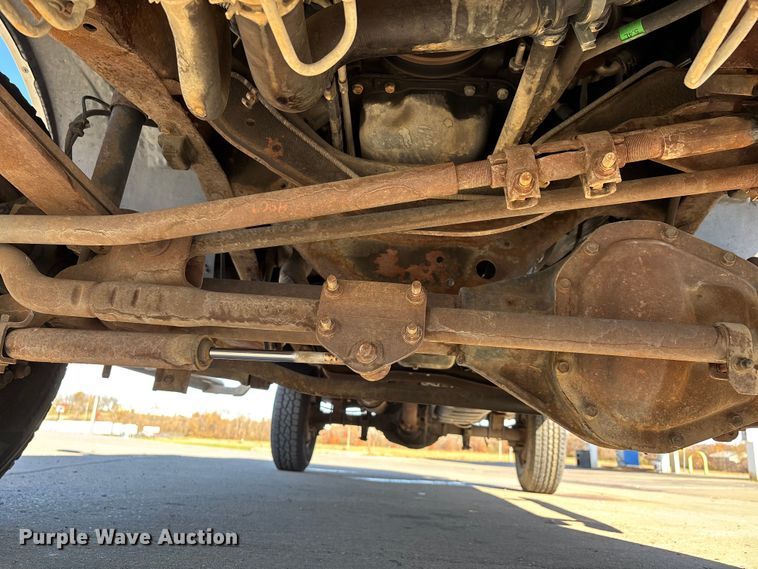 image for item DW7286 2003 Ford F250 Super Duty XL pickup truck