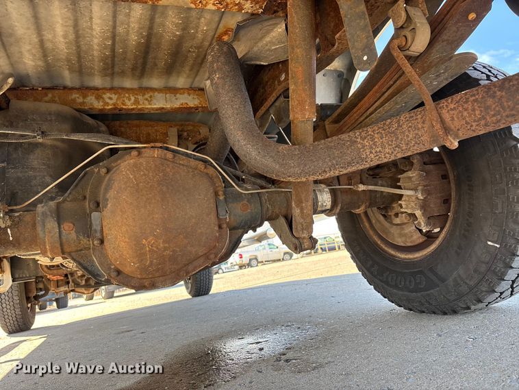 image for item DW7286 2003 Ford F250 Super Duty XL pickup truck