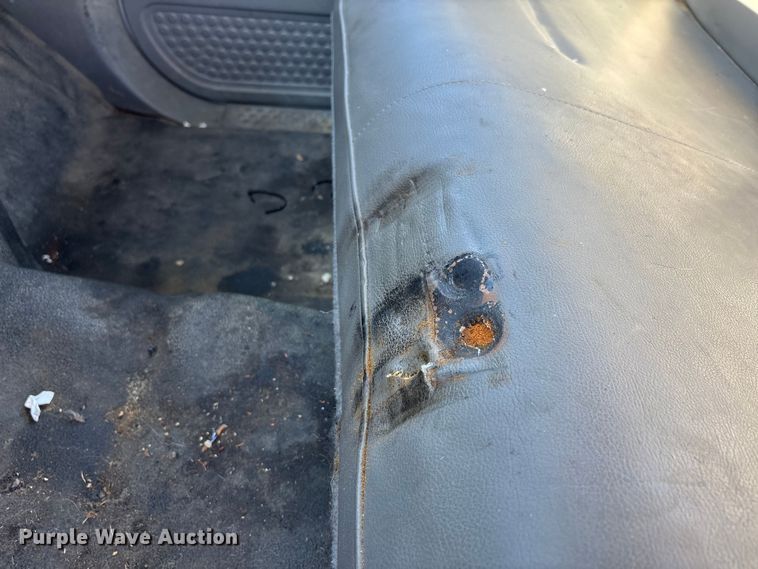 image for item DW7286 2003 Ford F250 Super Duty XL pickup truck