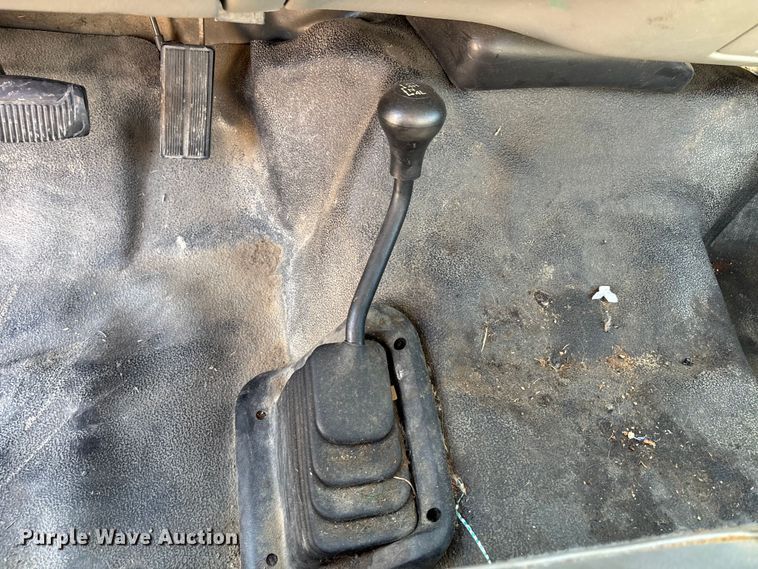 image for item DW7286 2003 Ford F250 Super Duty XL pickup truck