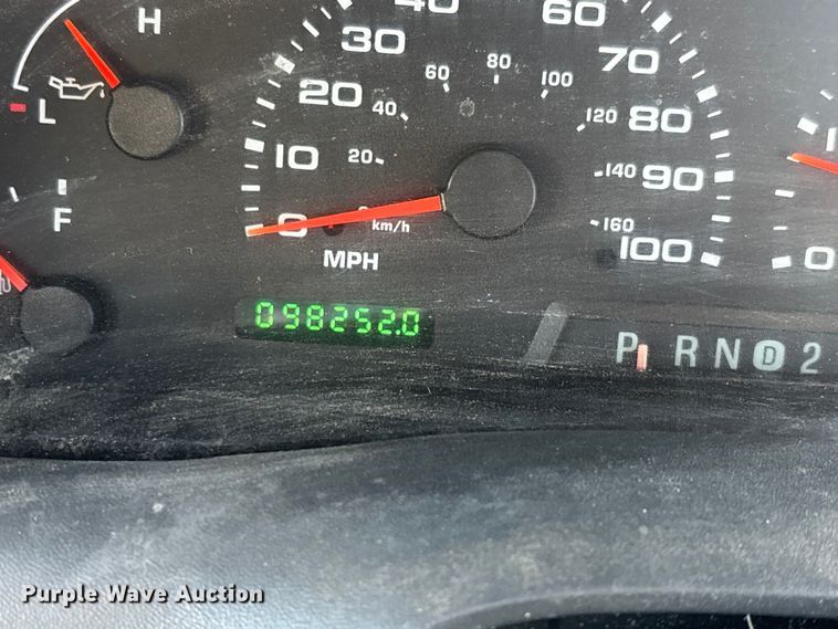 image for item DW7286 2003 Ford F250 Super Duty XL pickup truck