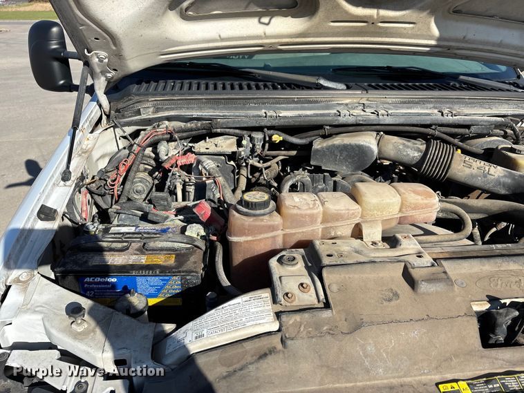 image for item DW7286 2003 Ford F250 Super Duty XL pickup truck