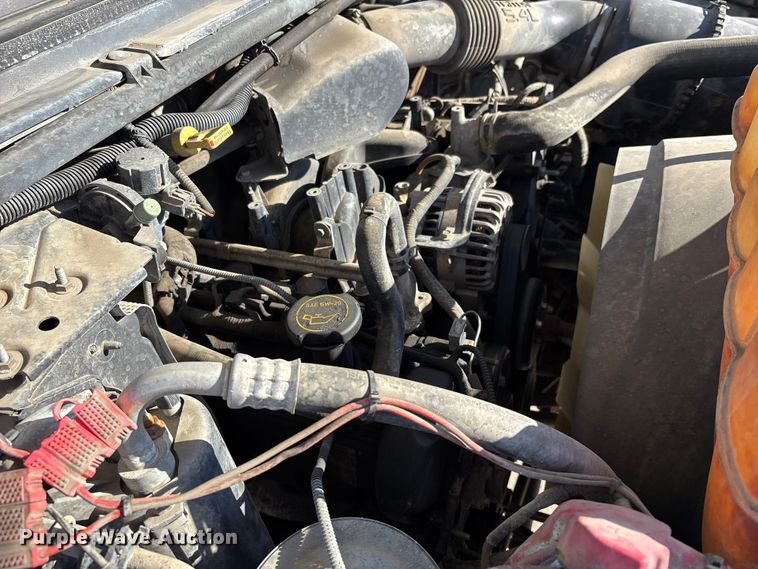 image for item DW7286 2003 Ford F250 Super Duty XL pickup truck