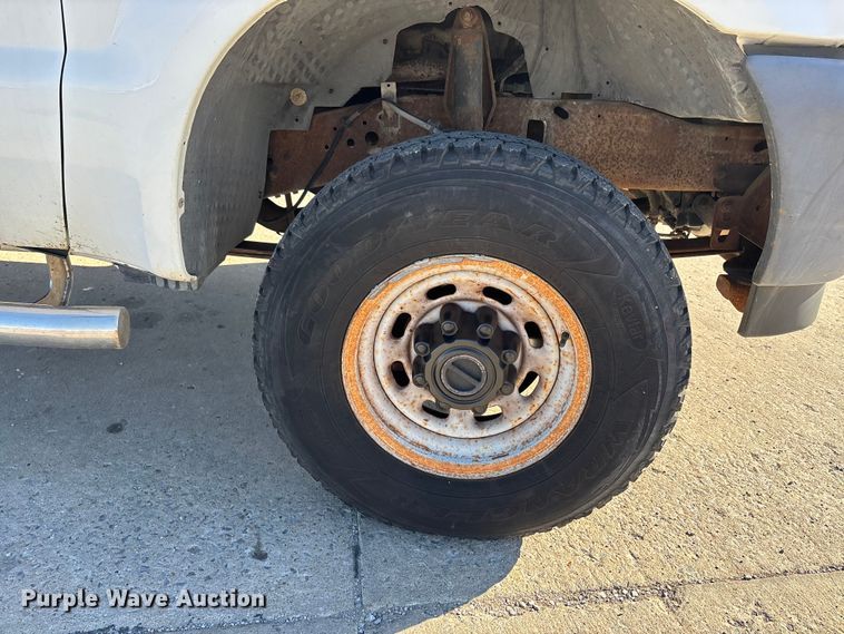 image for item DW7286 2003 Ford F250 Super Duty XL pickup truck