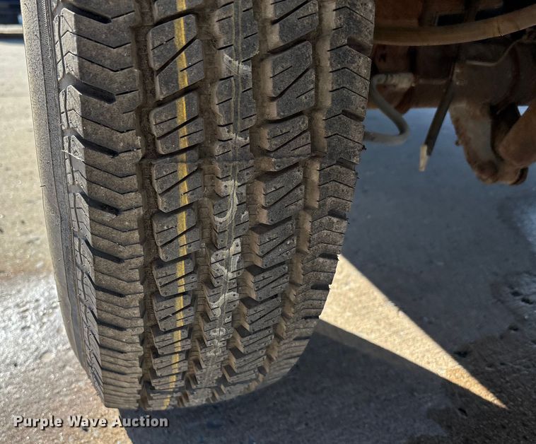 image for item DW7286 2003 Ford F250 Super Duty XL pickup truck