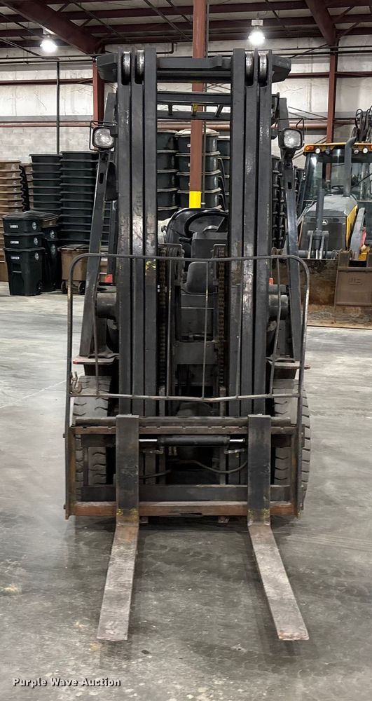 image for item DW7292 Uni Carrier MPL02A25LV forklift