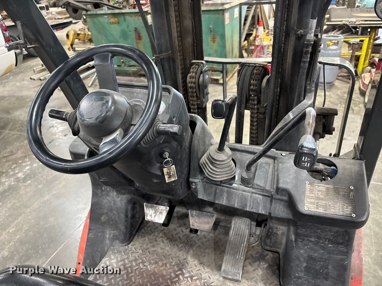 image for item DW7292 Uni Carrier MPL02A25LV forklift