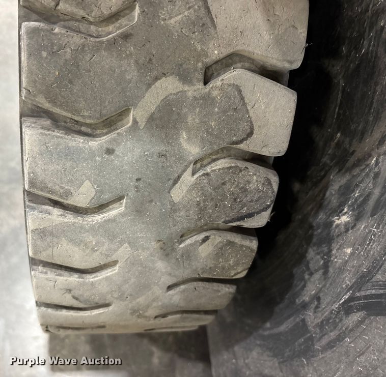 image for item DW7292 Uni Carrier MPL02A25LV forklift