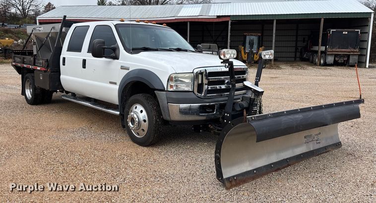 image for item DW7313 2006 Ford F450 Super Duty flatbed truck