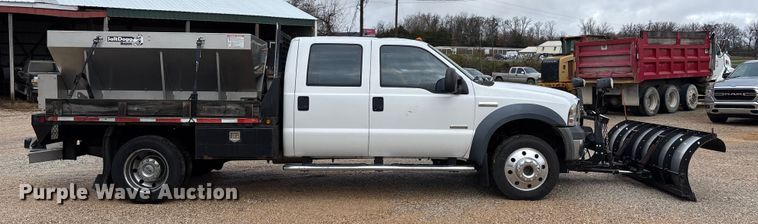 image for item DW7313 2006 Ford F450 Super Duty flatbed truck