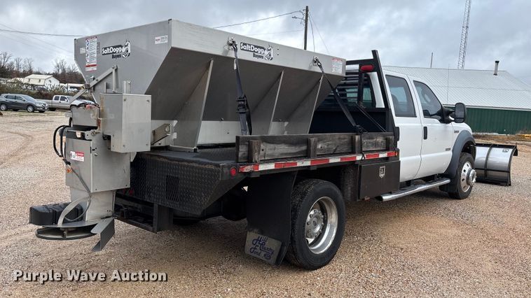 image for item DW7313 2006 Ford F450 Super Duty flatbed truck