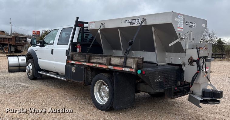 image for item DW7313 2006 Ford F450 Super Duty flatbed truck