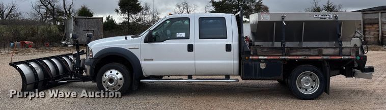 image for item DW7313 2006 Ford F450 Super Duty flatbed truck