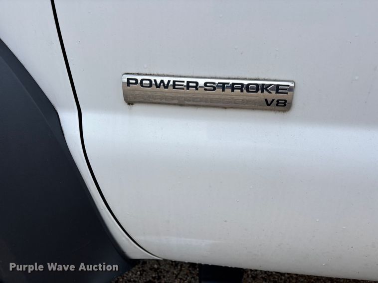 image for item DW7313 2006 Ford F450 Super Duty flatbed truck