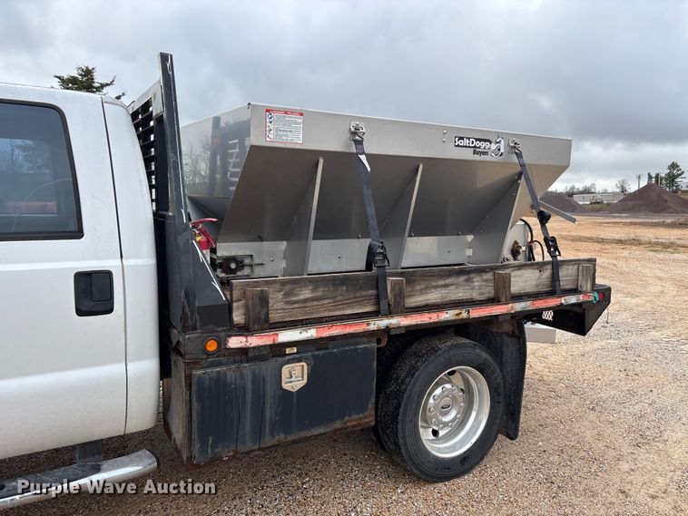 image for item DW7313 2006 Ford F450 Super Duty flatbed truck