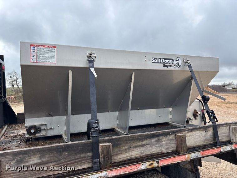 image for item DW7313 2006 Ford F450 Super Duty flatbed truck