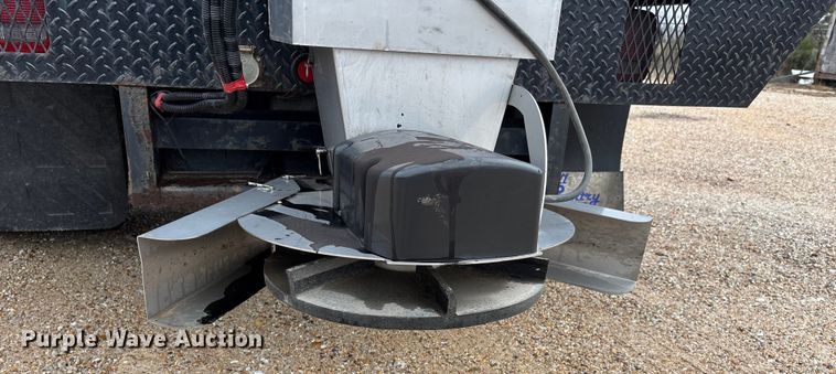 image for item DW7313 2006 Ford F450 Super Duty flatbed truck