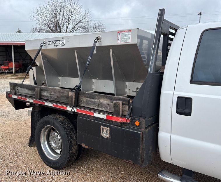 image for item DW7313 2006 Ford F450 Super Duty flatbed truck