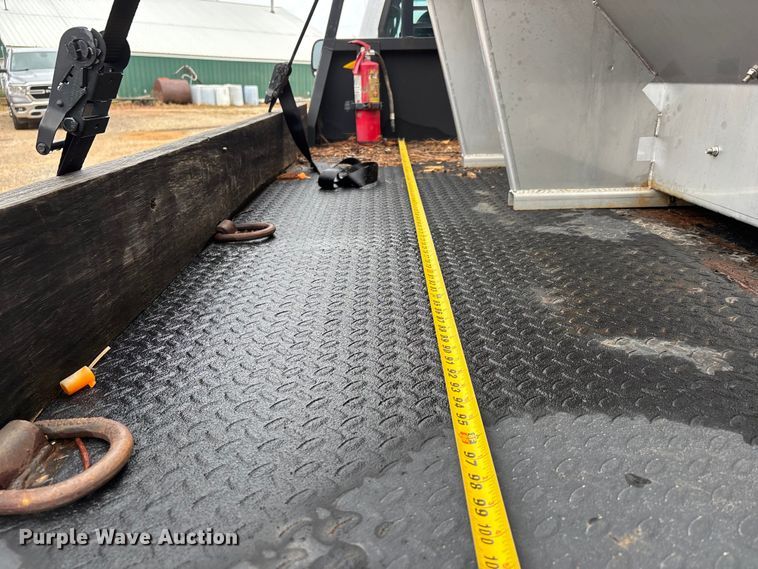 image for item DW7313 2006 Ford F450 Super Duty flatbed truck