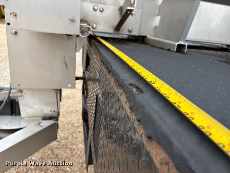 image for item DW7313 2006 Ford F450 Super Duty flatbed truck