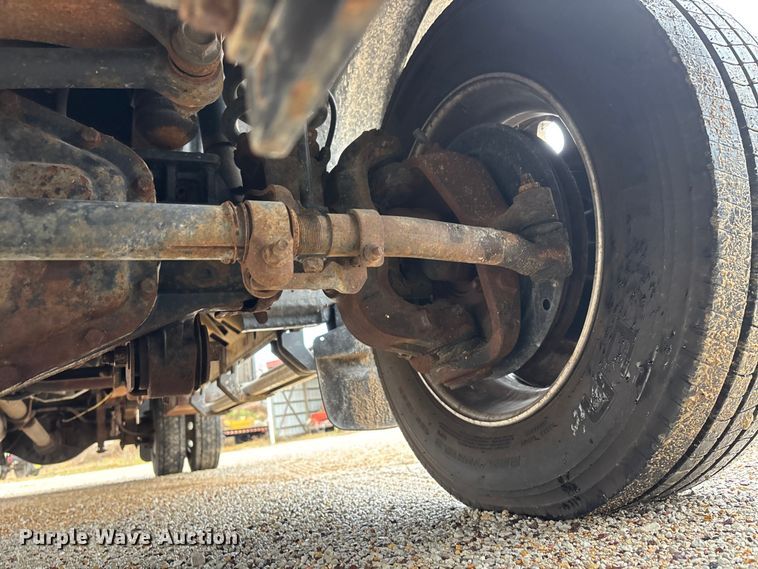 image for item DW7313 2006 Ford F450 Super Duty flatbed truck