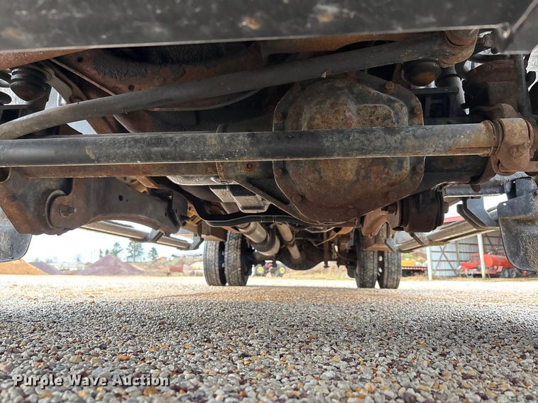 image for item DW7313 2006 Ford F450 Super Duty flatbed truck