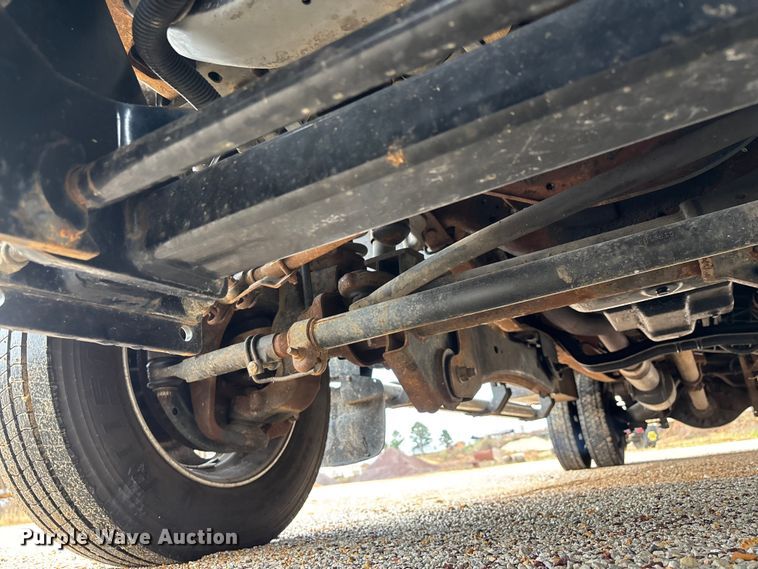 image for item DW7313 2006 Ford F450 Super Duty flatbed truck