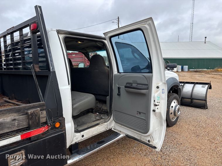 image for item DW7313 2006 Ford F450 Super Duty flatbed truck