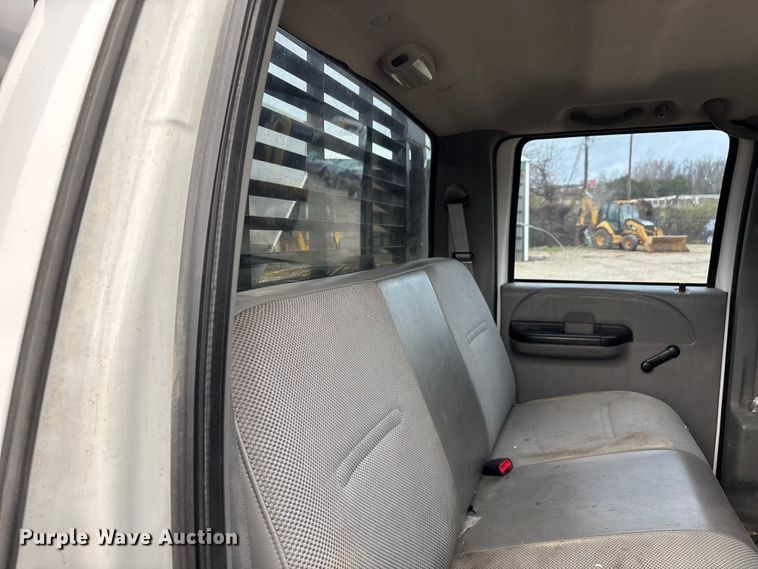 image for item DW7313 2006 Ford F450 Super Duty flatbed truck