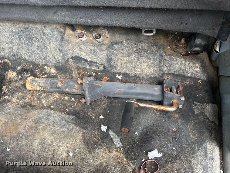 image for item DW7313 2006 Ford F450 Super Duty flatbed truck