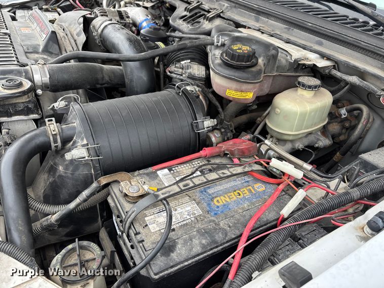 image for item DW7313 2006 Ford F450 Super Duty flatbed truck